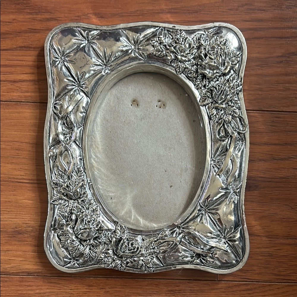 Adorable vintage rose 80s/90s picture frame